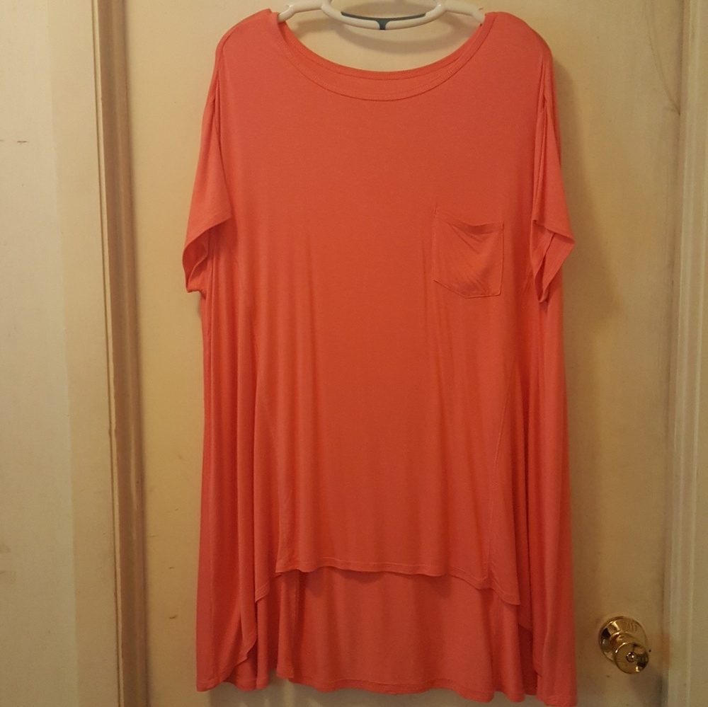 NWOT DG2 Coral Hi Low Tunic
